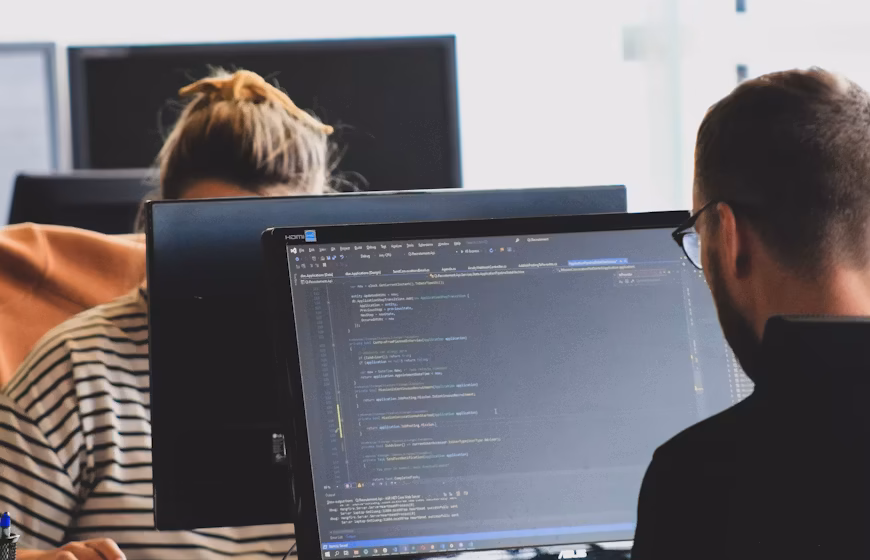 Hire Microservices Architecture developers for scalable, decoupled software systems – illustration of interconnected service nodes and developer tools.