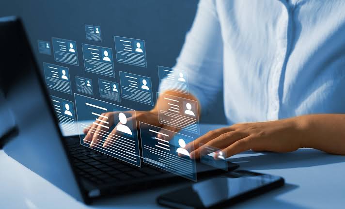 Flowchart illustrating the key stages of a successful technical recruitment process, including sourcing, screening, technical assessments, interviews, and offer management.